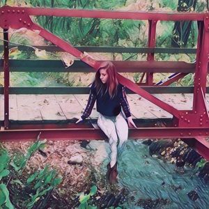 Meet your Posher, Courtney